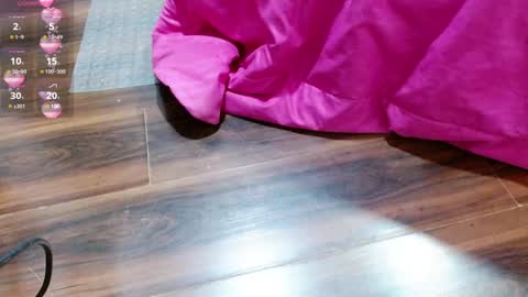 Snapshot of maddy_14 chatting on 23, 1, 2025 Maddy UwU online show from 23, 1, 2025