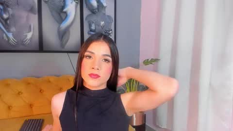 Snapshot of maddy__moon chatting on 5, 11, 2025 Maddy Moon online show from 5, 11, 2025