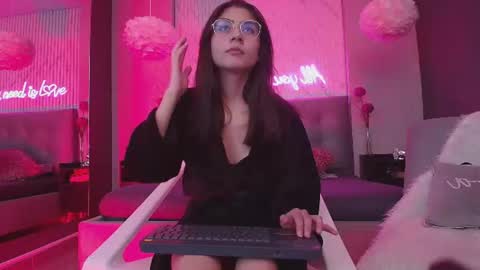 maddy_kind online show from 4, 7, 2026