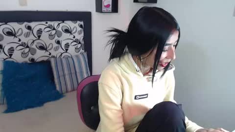 Maddy Parker  online show from 13, 12, 2024