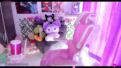 Maddy Foox online show from 13, 4, 2026