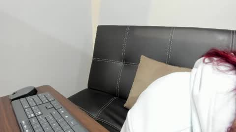 Madelaine  online show from 25, 5, 2026