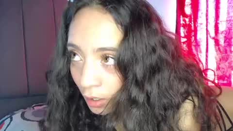 Snapshot of madelainee_buk chatting on 19, 2, 2025 Buk online show from 19, 2, 2025