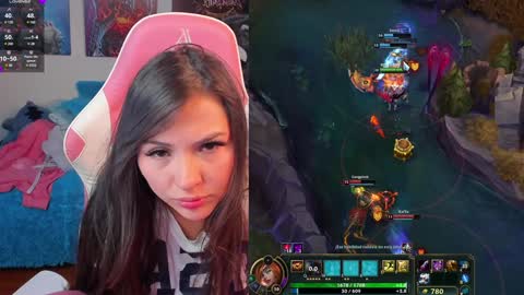 Snapshot of madeleine_shinobi chatting on 16, 1, 2025 Emily Only Fans online show from 16, 1, 2025