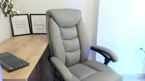 Madeleine  online show from 12, 9, 2025