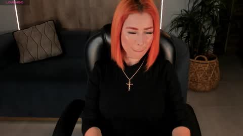 Snapshot of madelinefox_ chatting on 10, 9, 2025 Madeline online show from 10, 9, 2025