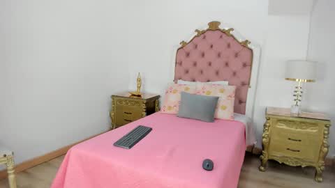 madelyn walker  online show from 6, 1, 2026