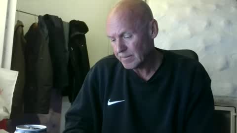 madio1187940 online show from 17, 10, 2025