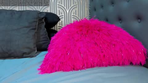   online show from 30, 1, 2025