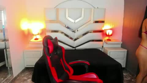 Madison Carzon online show from 19, 11, 2025