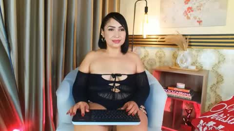 MADISSOONE  online show from 23, 12, 2025