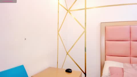 Snapshot of mady_edwards chatting on 15, 12, 2024 Mady online show from 15, 12, 2024