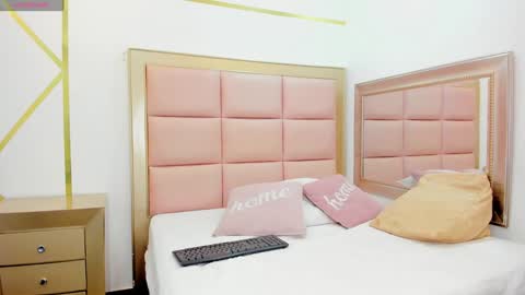 Snapshot of mady_edwards chatting on 18, 1, 2025 Mady online show from 18, 1, 2025