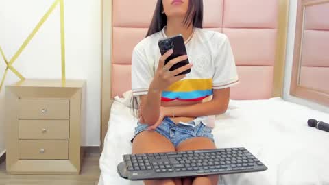 Snapshot of mady_edwards chatting on 18, 1, 2025 Mady online show from 18, 1, 2025