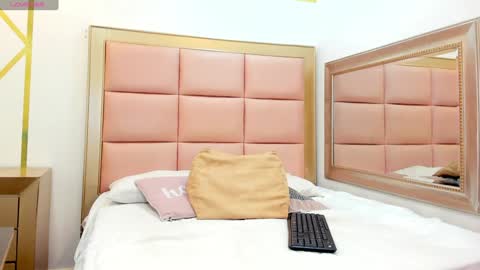 Snapshot of mady_edwards chatting on 29, 1, 2025 Mady online show from 29, 1, 2025