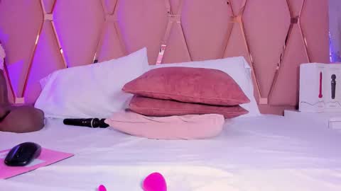 Mady James online show from 5, 12, 2025