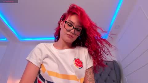 Mae Lyra online show from 7, 7, 2026