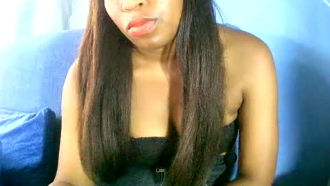 MaelahLove online show from 5, 12, 2024