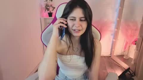 Mia online show from 12, 2, 2026