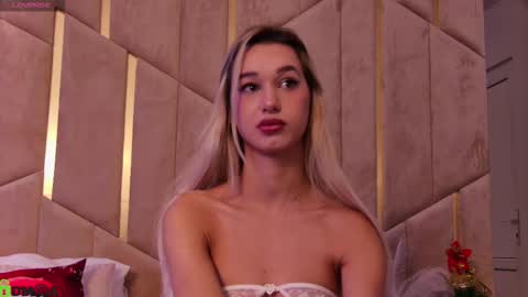 M. online show from 14, 12, 2025