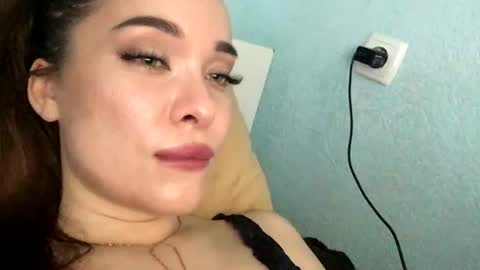 Snapshot of magggg658318 chatting on 17, 6, 2026 magggg658318 online show from 17, 6, 2026