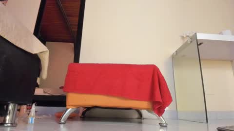   online show from 15, 2, 2025