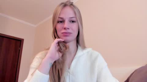 Snapshot of magic_couple13 chatting on 17, 11, 2025 Alice online show from 17, 11, 2025