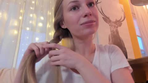 Snapshot of magic_couple13 chatting on 18, 12, 2025 Alice online show from 18, 12, 2025