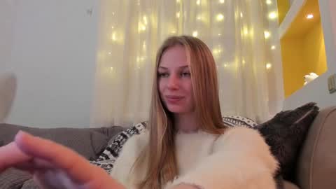 Snapshot of magic_couple13 chatting on 20, 12, 2025 Alice online show from 20, 12, 2025