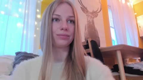 Snapshot of magic_couple13 chatting on 21, 12, 2025 Alice online show from 21, 12, 2025