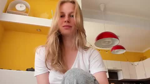 Snapshot of magic_couple13 chatting on 27, 7, 2026 Alice online show from 27, 7, 2026