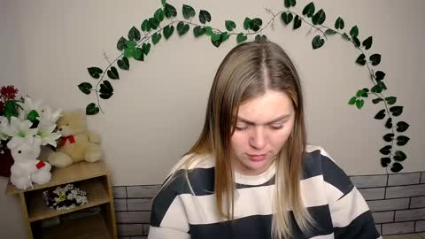 magic_katarina_ online show from 5, 12, 2024