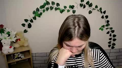 magic_katarina_ online show from 23, 12, 2024