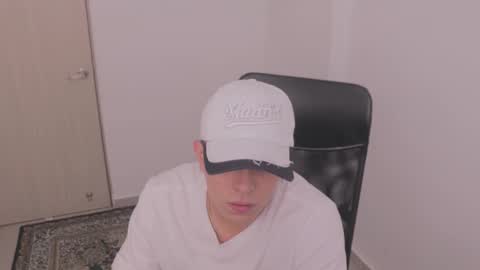 Snapshot of magic_tony chatting on 21, 9, 2025 Tony Hoffa online show from 21, 9, 2025