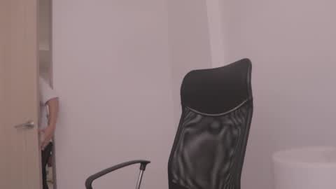 Snapshot of magic_tony chatting on 19, 10, 2025 Tony Hoffa online show from 19, 10, 2025