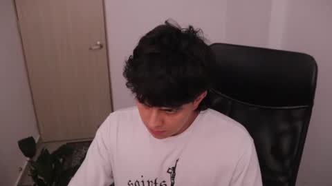 Snapshot of magic_tony chatting on 1, 3, 2026 Tony Hoffa online show from 1, 3, 2026