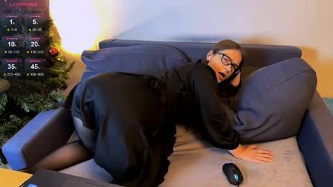 Jade online show from 15, 10, 2025