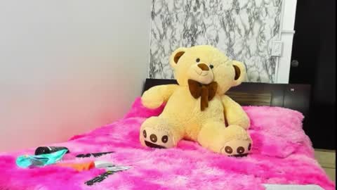 Maia Bronce online show from 16, 10, 2025