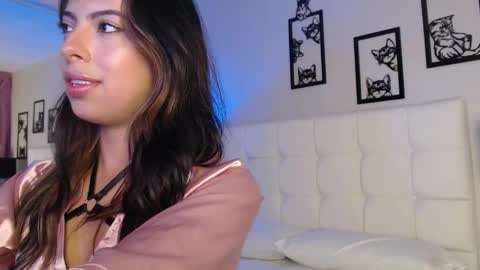 Maia Reficco online show from 10, 2, 2026