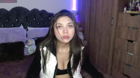 Snapshot of maiaa_evans chatting on 23, 12, 2024    t  online show from 23, 12, 2024