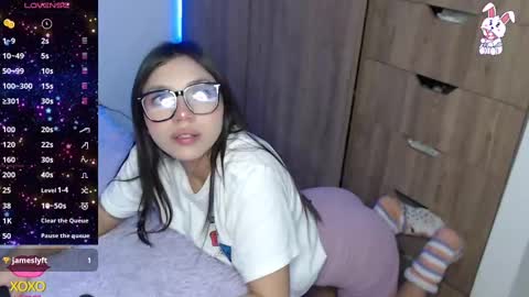 Snapshot of maiaa_evans chatting on 5, 3, 2025    t  online show from 5, 3, 2025