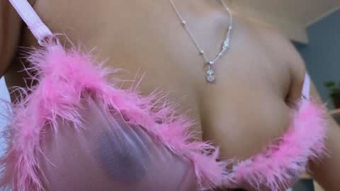 Maiaa Ruiz  online show from 4, 12, 2024