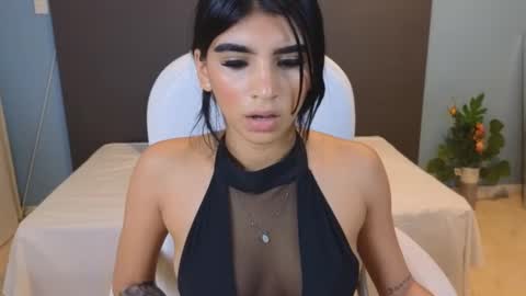 Maiaa Ruiz  online show from 4, 1, 2025