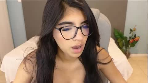 Maiaa Ruiz  online show from 3, 10, 2025