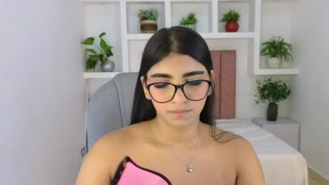 Snapshot of maiaa_ruiz chatting on 12, 5, 2026 Maiaa Ruiz online show from 12, 5, 2026
