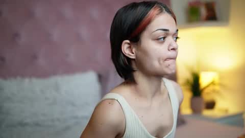 Snapshot of maiamini chatting on 18, 1, 2026 Maia online show from 18, 1, 2026