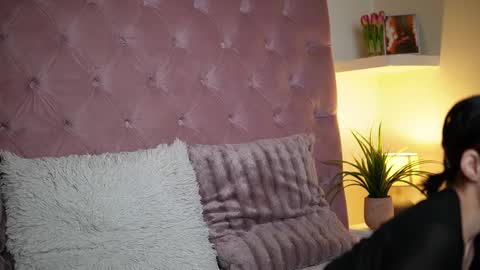 Snapshot of maiamini chatting on 19, 2, 2026 Maia online show from 19, 2, 2026