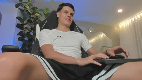 MAICOL  online show from 24, 4, 2026