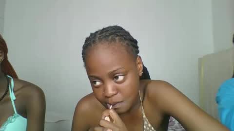 maira luv1 online show from 13, 12, 2025