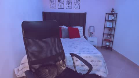 Maite online show from 8, 2, 2025